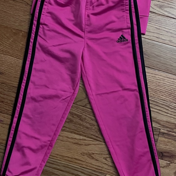 SOLD β
 π Pink ADIDAS set Size 6 π - Picture 2 of 4